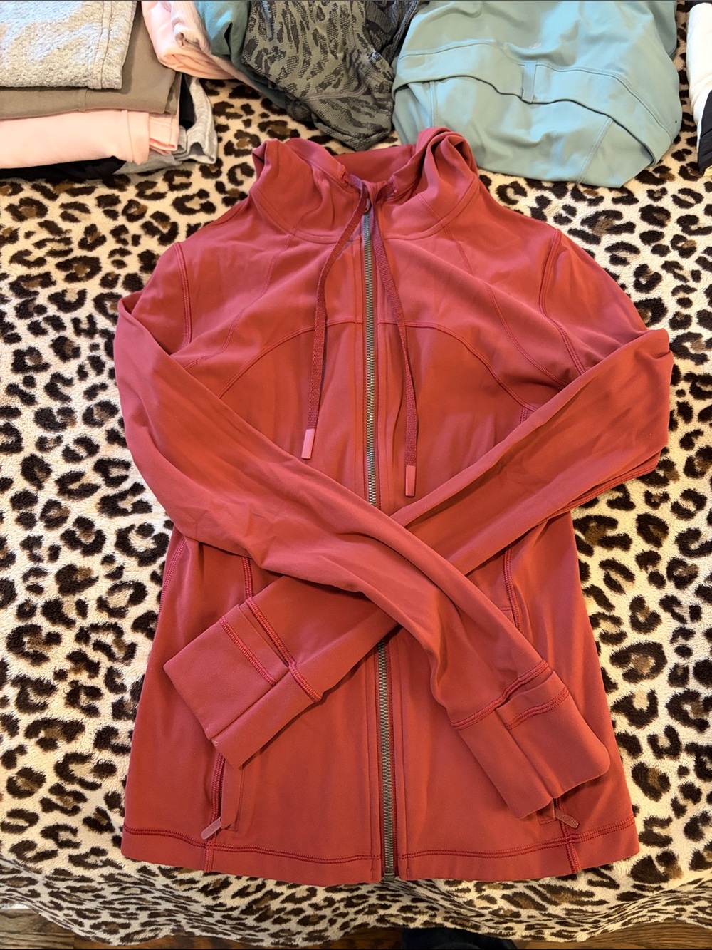 Lululemon define jacket hooded - 6 full length Chianti